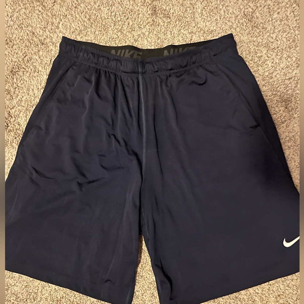 Never worn Nike shorts, XL